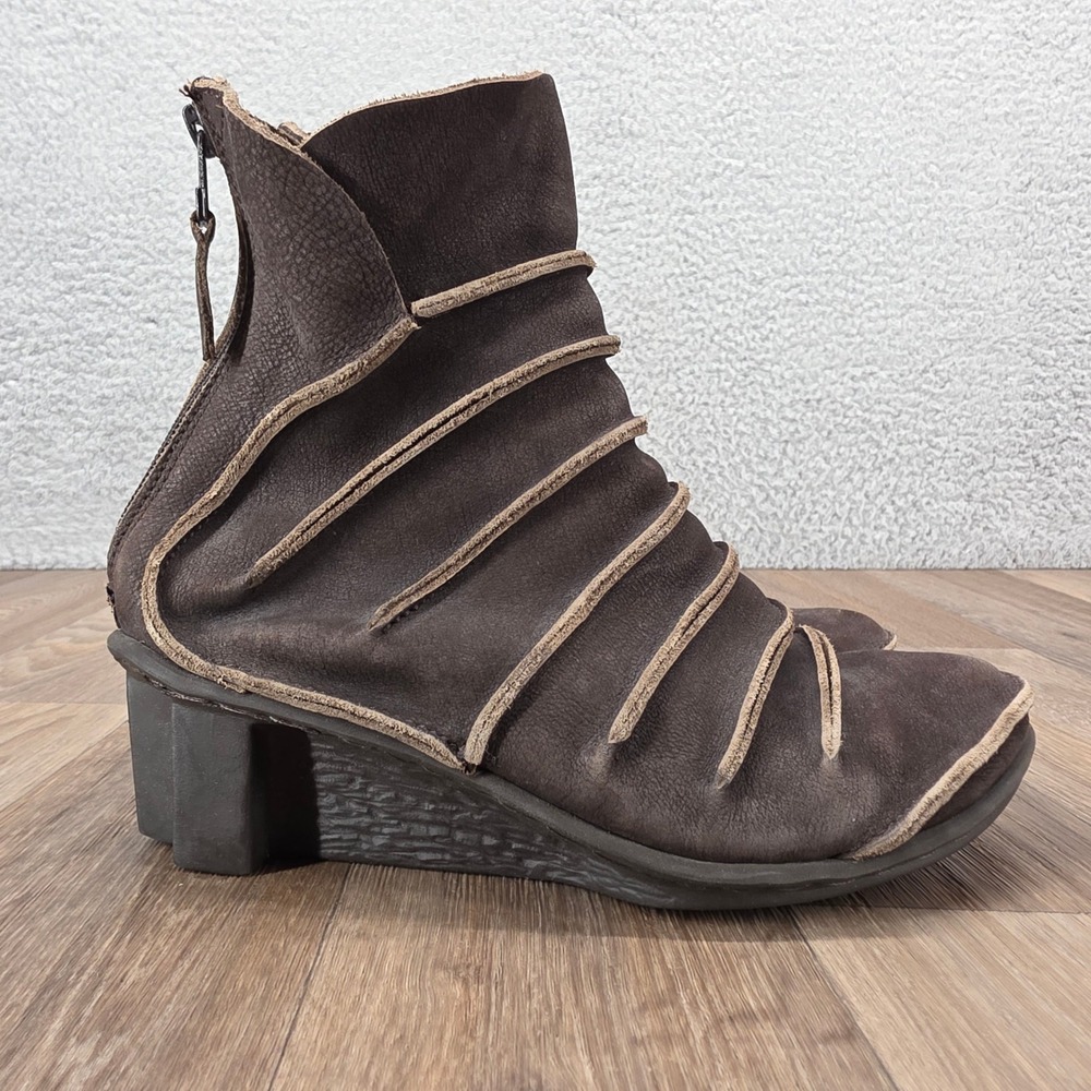 Trippen Size 37 US 7 Brown‎ Leather Wedge Ankle Boots Side Zip Architectural